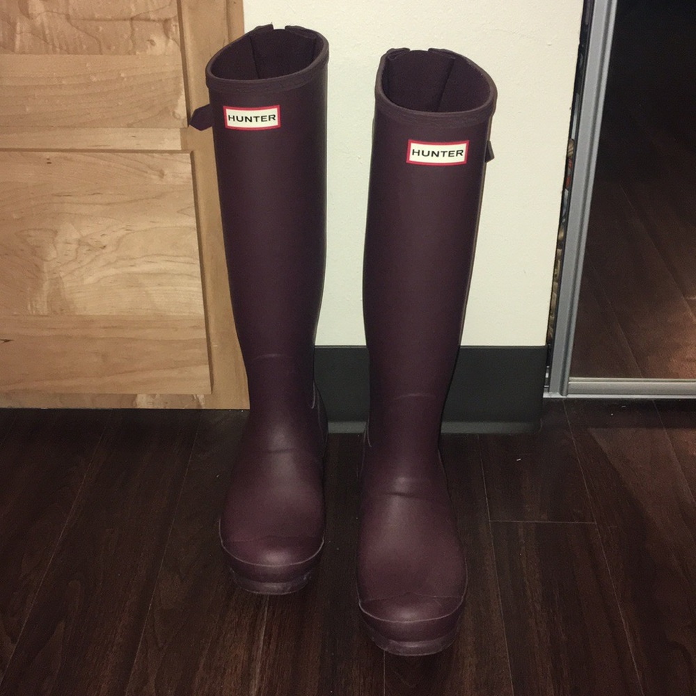 Hunter Rainboots- Tall EU 39 (Burgandy)- US 8
